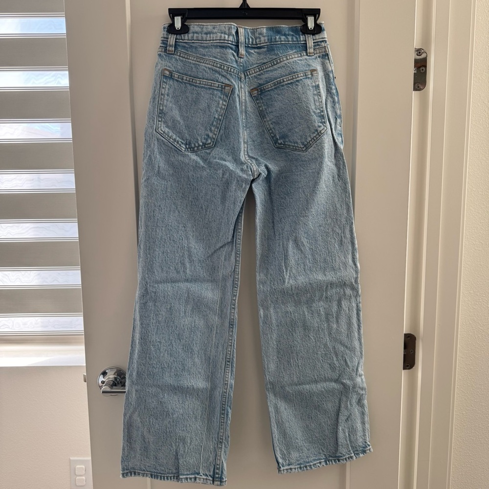 Abercrombie & Fitch 90’s Relaxed Jeans - Picture 2 of 3